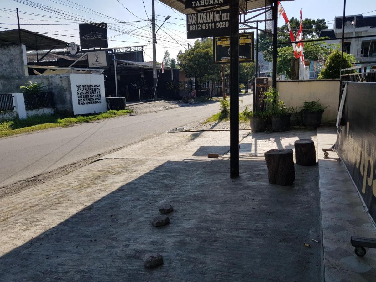 Hotel Oyo 93162 Cempaka Syariah Medan Esterno foto