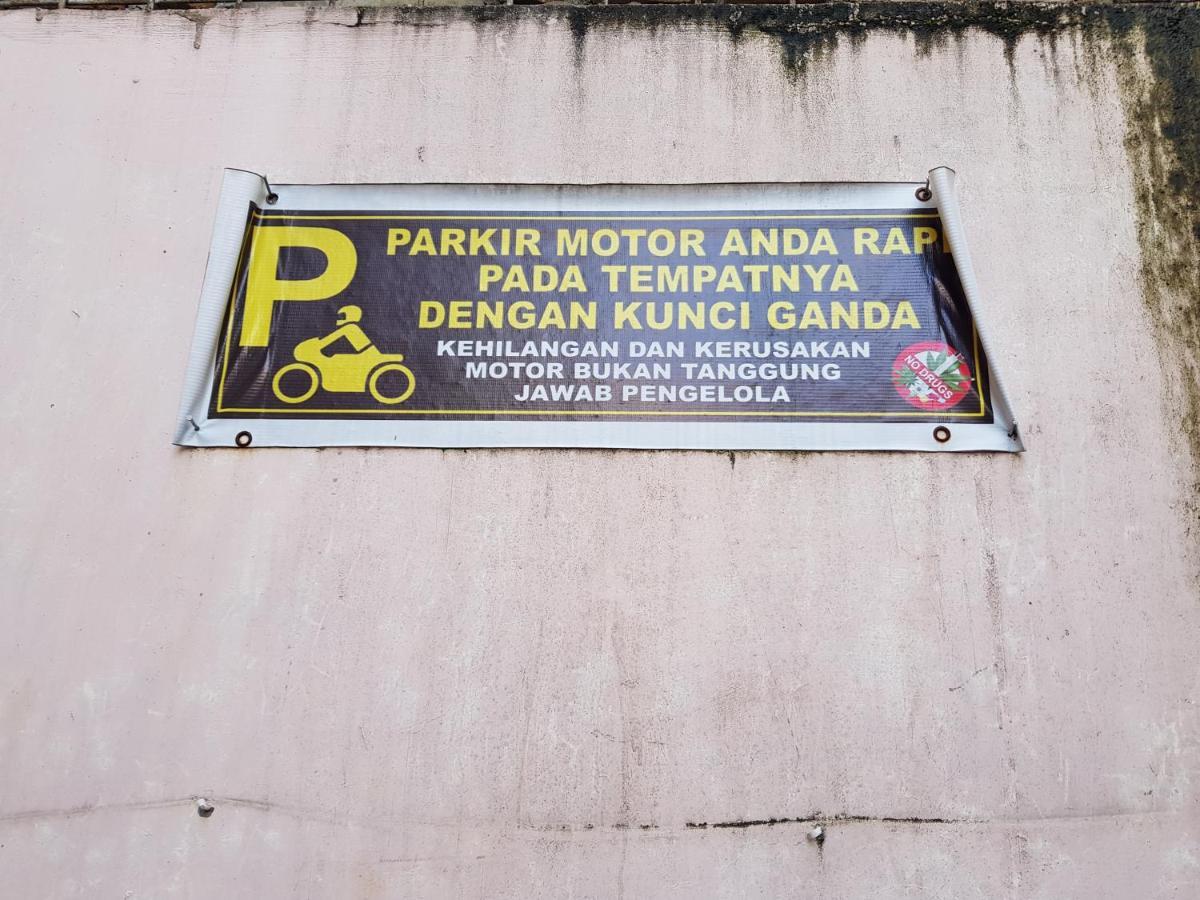 Hotel Oyo 93162 Cempaka Syariah Medan Esterno foto